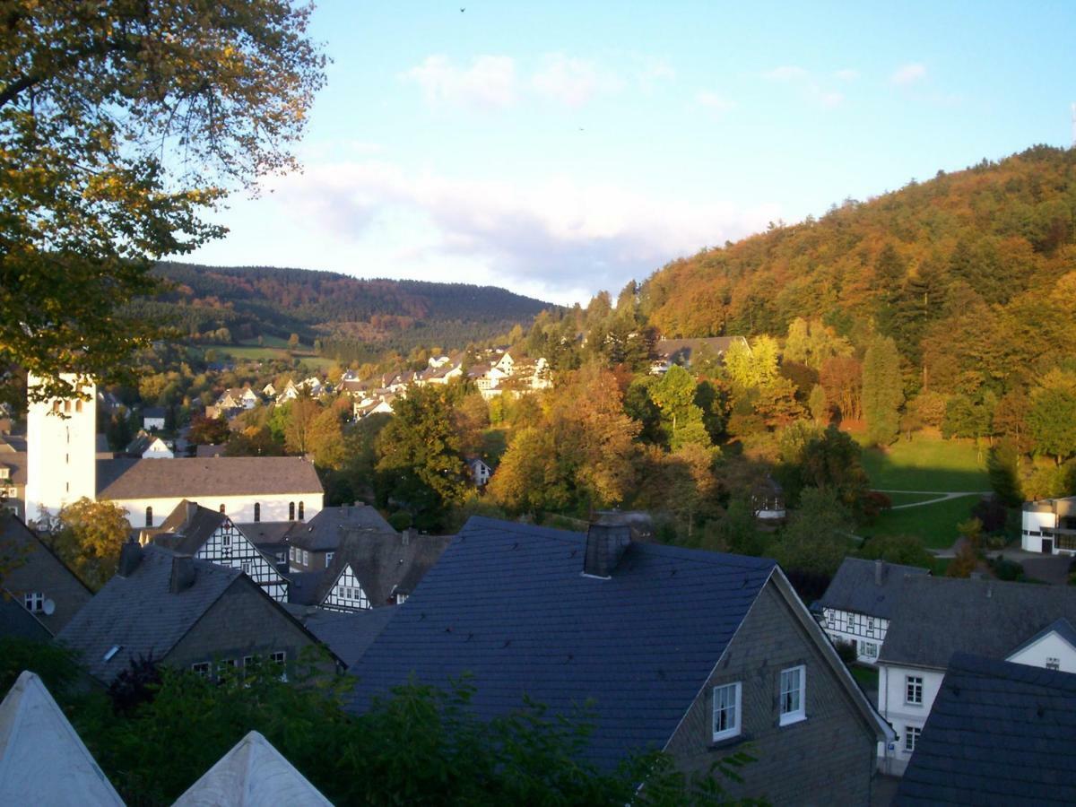 Hotel Zur Fredeburg Schmallenberg Esterno foto